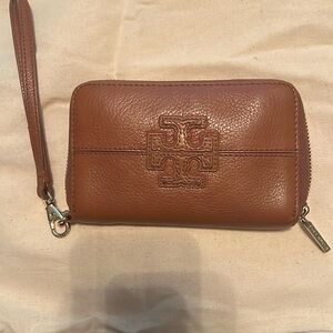 Tory Burch wallet wristlet